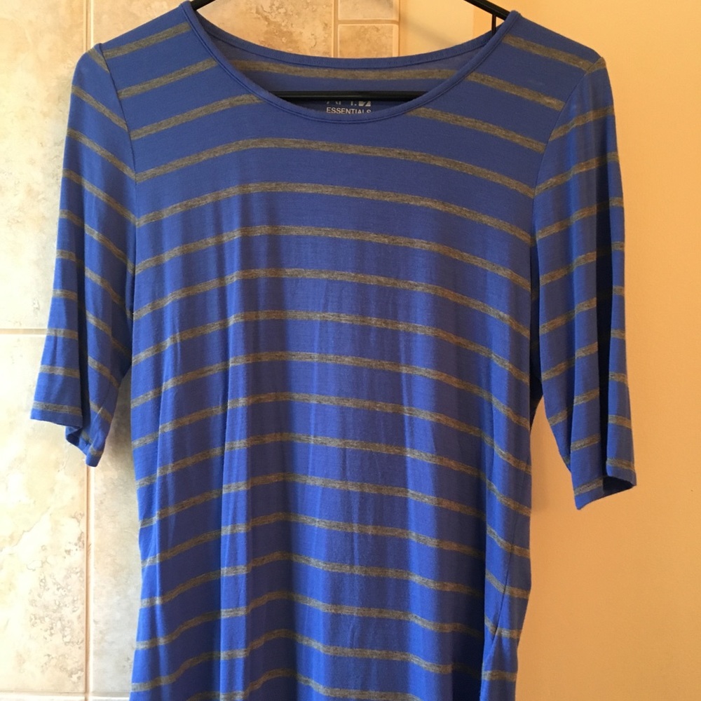 Final markdown! Apt 9 / 3/4 length sleeve shirt